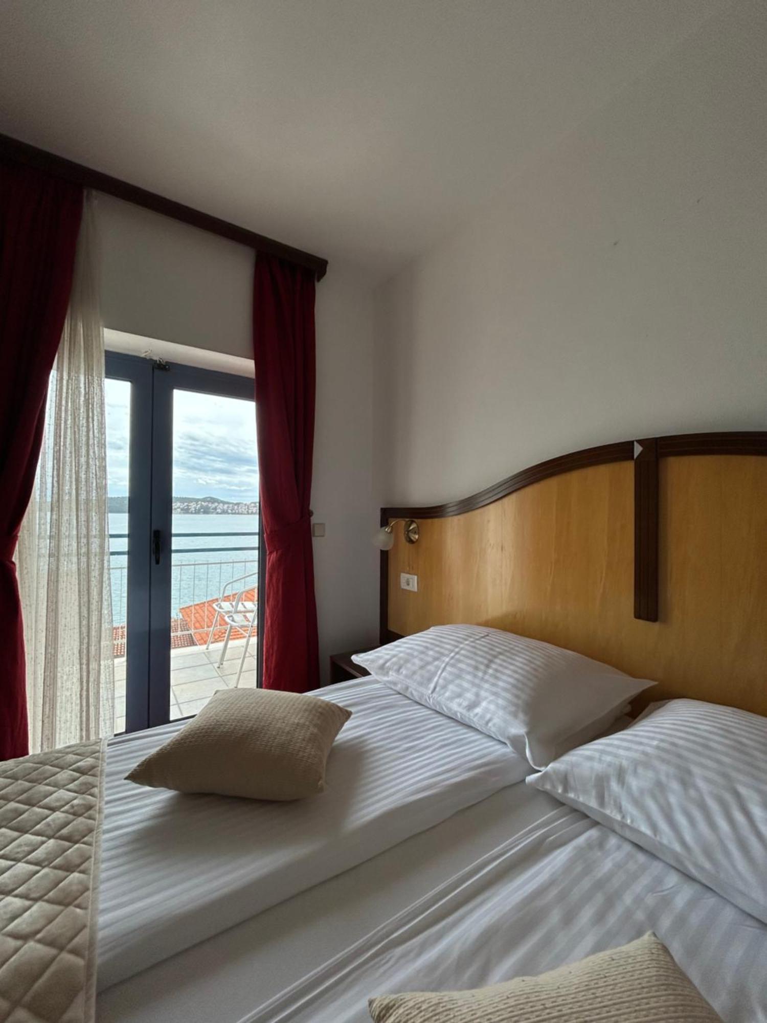 Hotel Bavaria Trogir Seget Donji Exterior photo