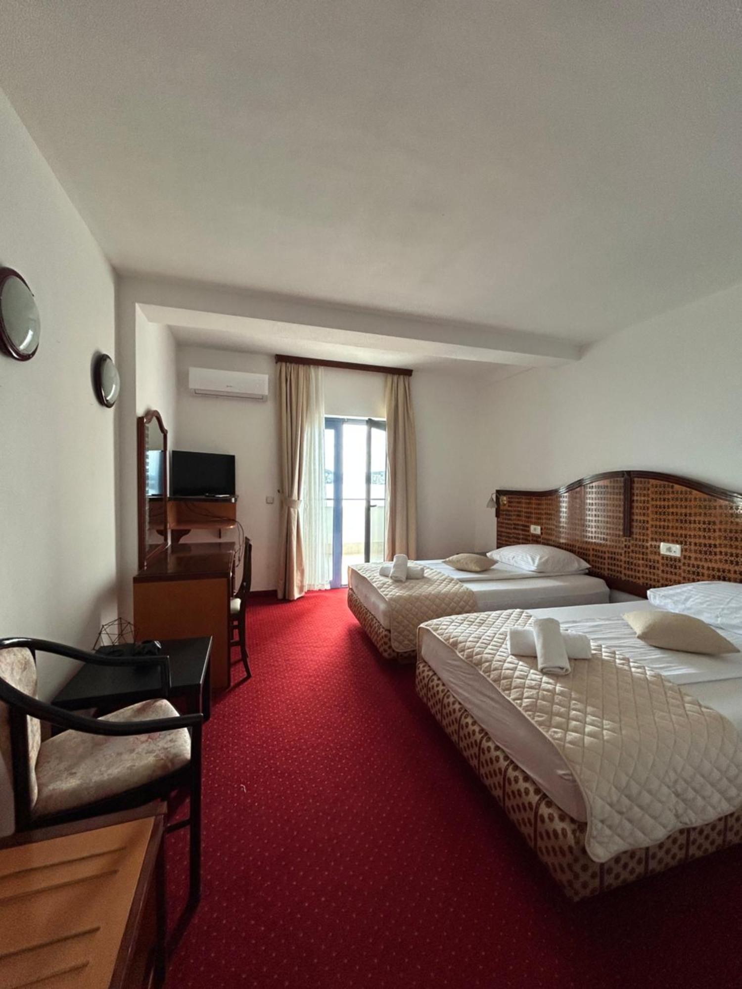 Hotel Bavaria Trogir Seget Donji Exterior photo