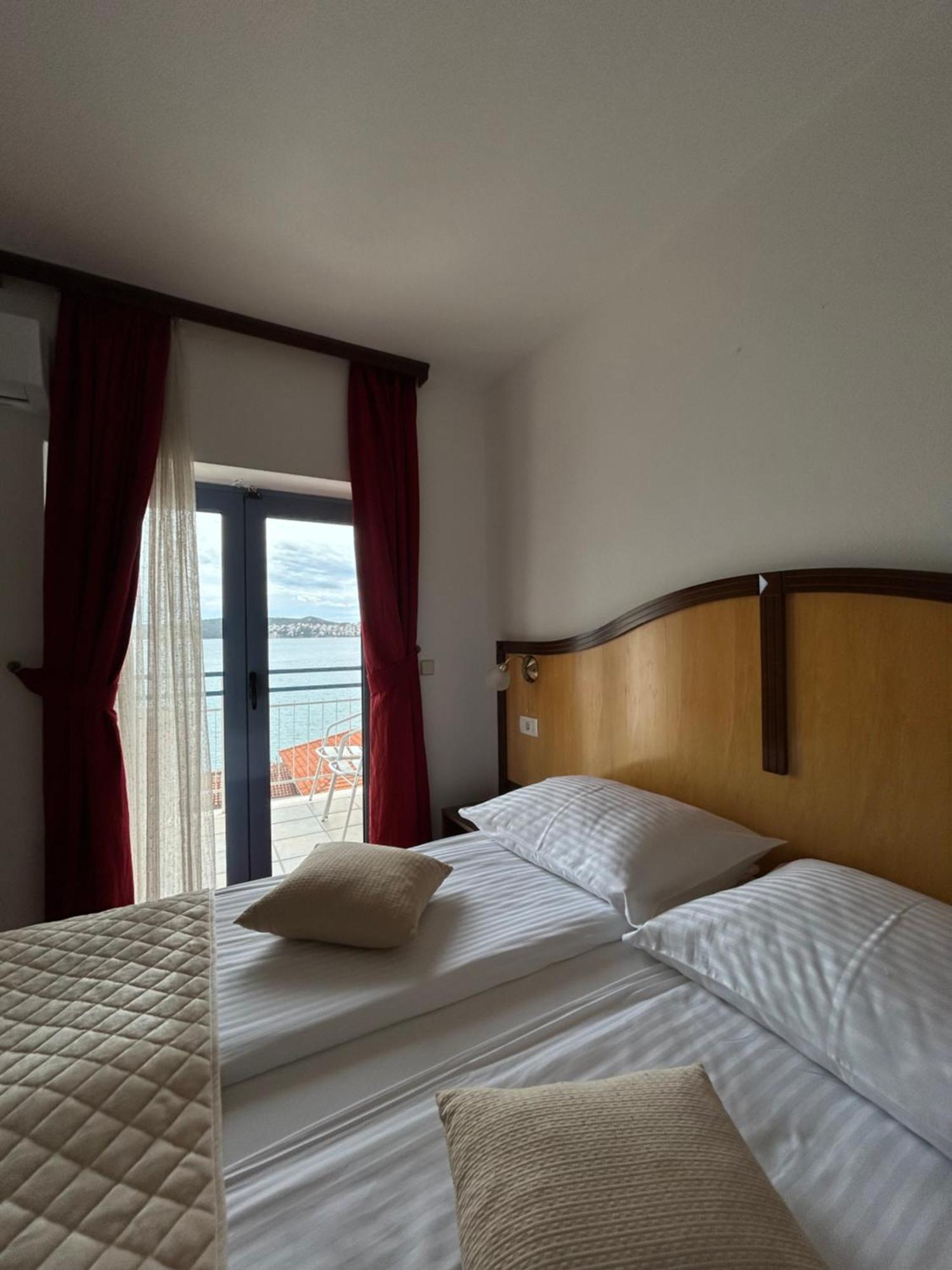 Hotel Bavaria Trogir Seget Donji Exterior photo