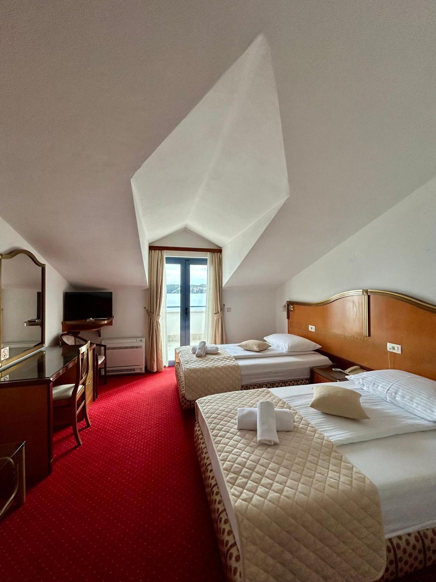Hotel Bavaria Trogir Seget Donji Exterior photo
